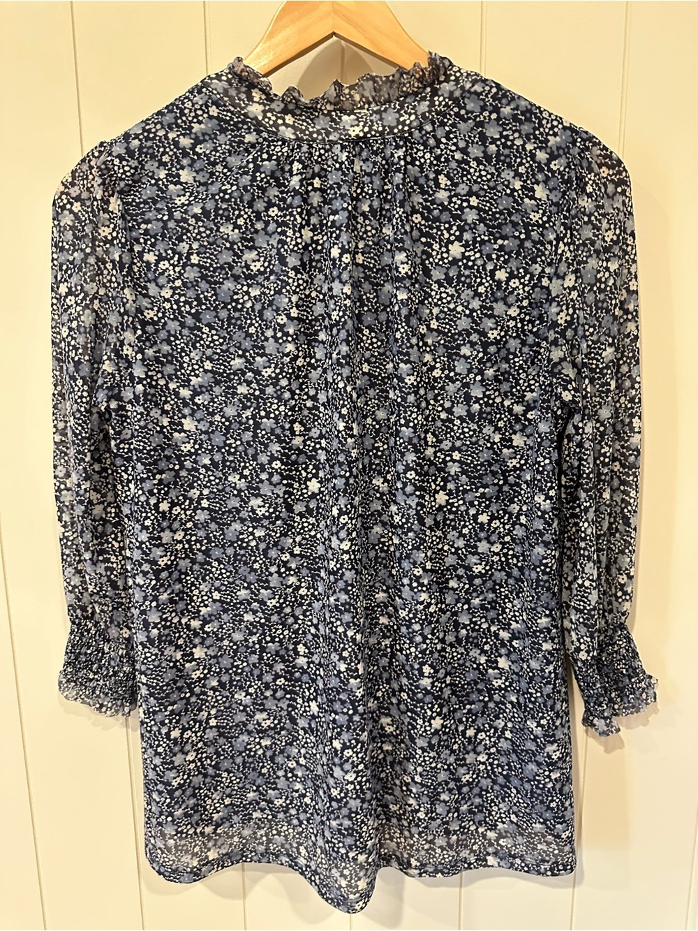 Cato Women’s Blue Floral Blouse Size Small Ruffle Collar Lined Long Sleeve Top - Picture 10 of 11